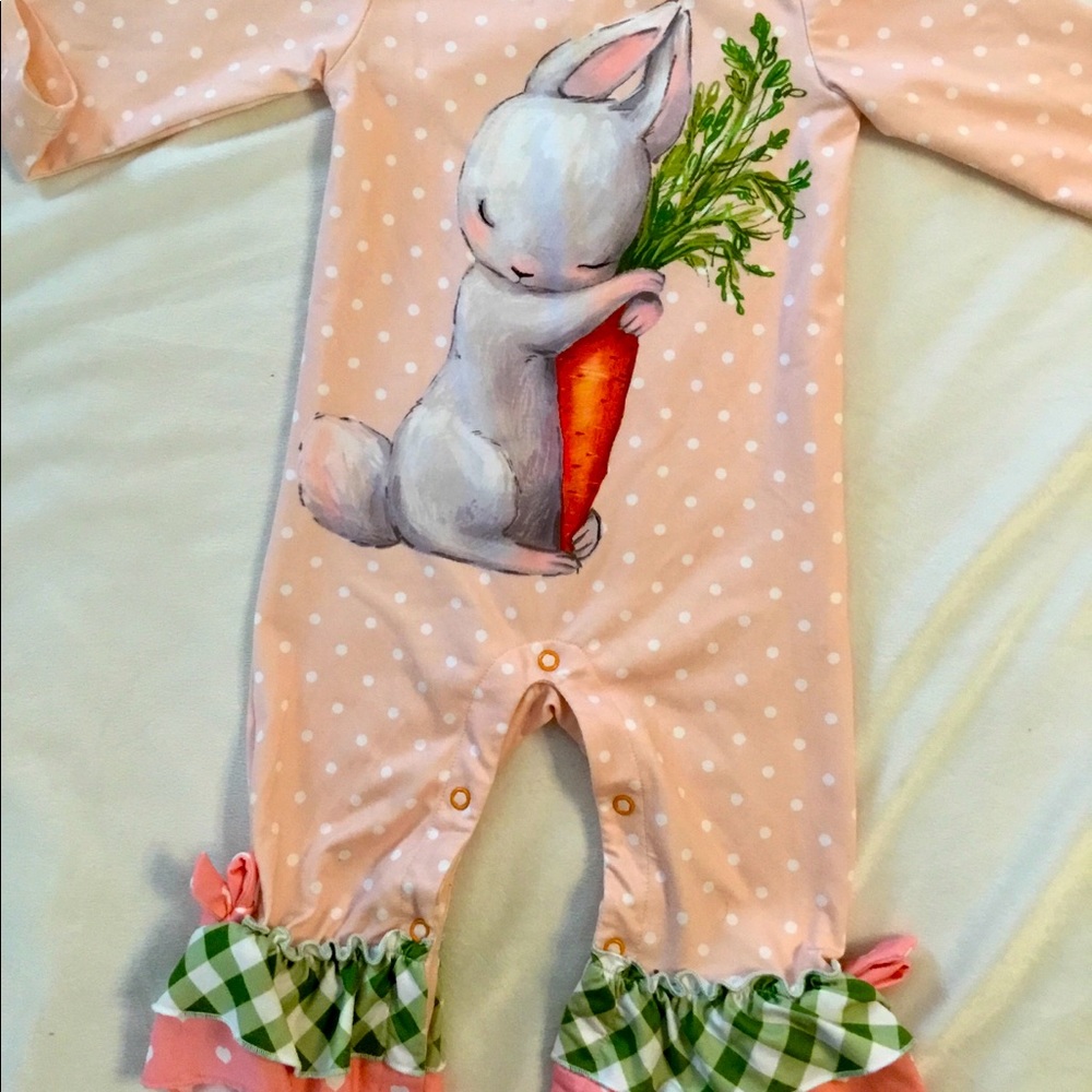 Adorable soft outfit with cute bunny.